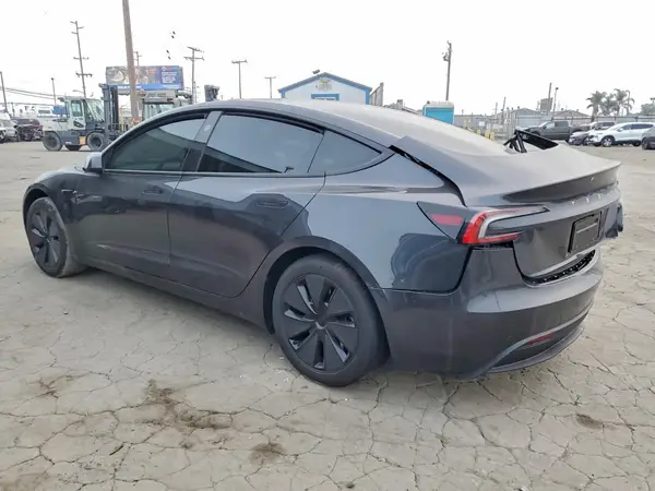 5YJ3E1EA8SF051272 2025 TESLA MODEL 3 - Image 2