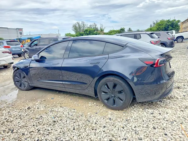 5YJ3E1EA8SF051823 2025 TESLA MODEL 3 - Image 2