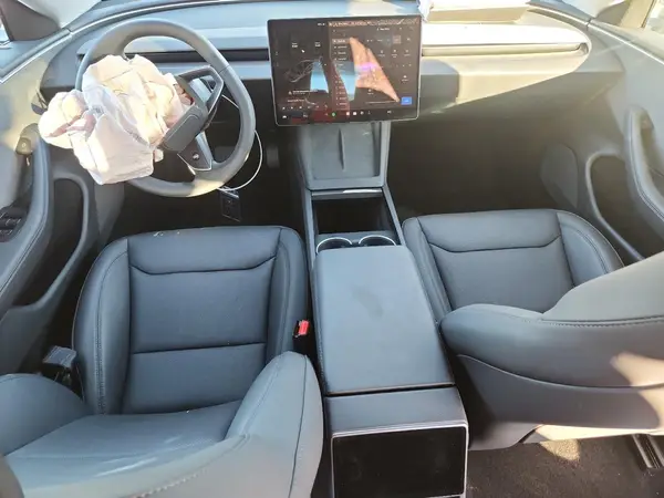 5YJ3E1EA8SF054382 2025 TESLA MODEL 3 - Image 8