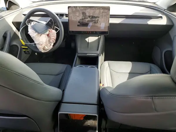 5YJ3E1EA8SF064927 2025 TESLA MODEL 3 - Image 8