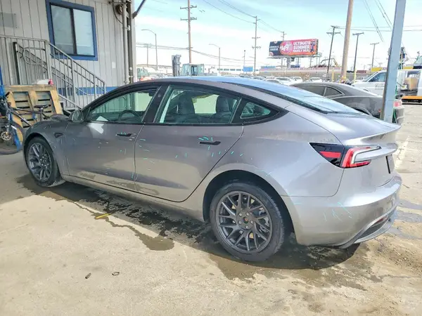 5YJ3E1EA8SF068993 2025 TESLA MODEL 3 - Image 2
