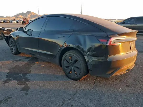 5YJ3E1EA8SF069402 2025 TESLA MODEL 3 - Image 2