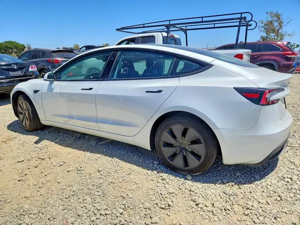 5YJ3E1EA8SF079380 2025 TESLA MODEL 3 - Image 2