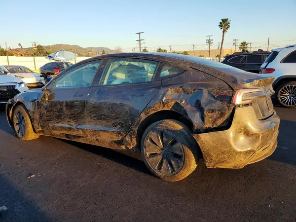 5YJ3E1EA8SF080285 2025 TESLA MODEL 3 - Image 2