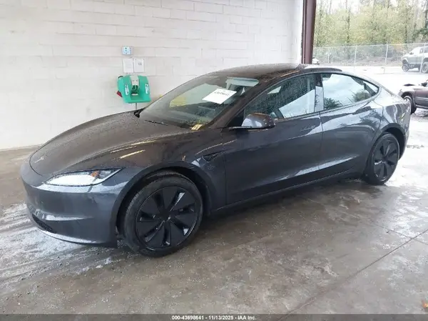 5YJ3E1EA8SF080819 2025 TESLA MODEL 3 - Image 2