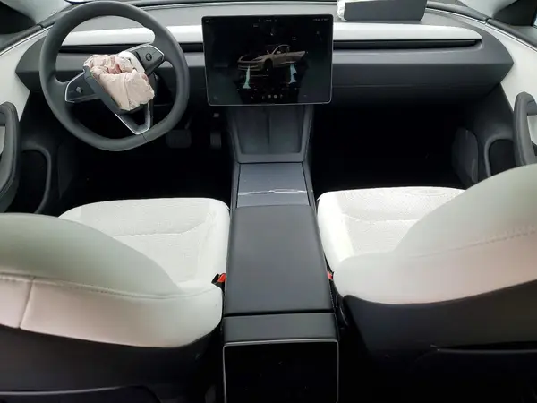5YJ3E1EA8SF081047 2025 TESLA MODEL 3 - Image 8