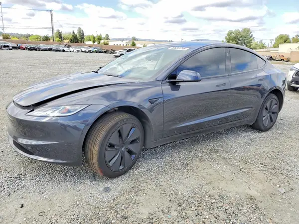 5YJ3E1EA8SF082991 2025 TESLA MODEL 3 - Image 1