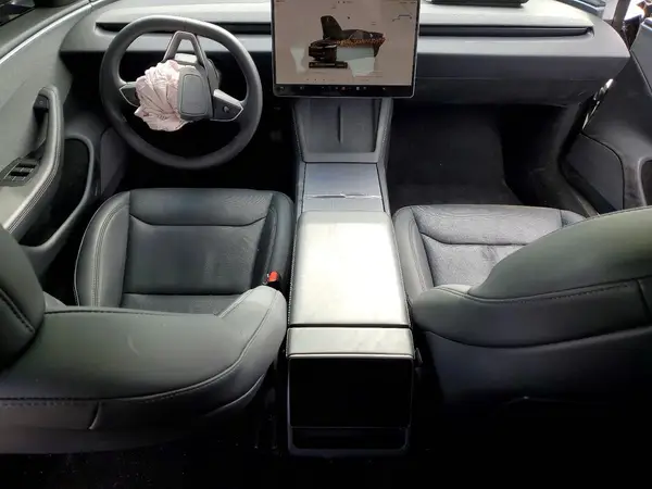 5YJ3E1EA8SF082991 2025 TESLA MODEL 3 - Image 8