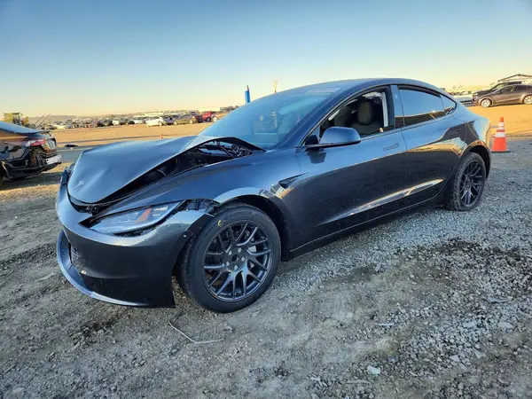 5YJ3E1EA8SF875577 2025 TESLA MODEL 3 - Image 1