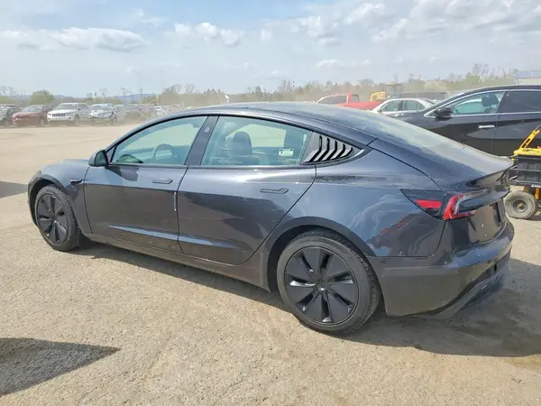 5YJ3E1EA8SF876986 2025 TESLA MODEL 3 - Image 2