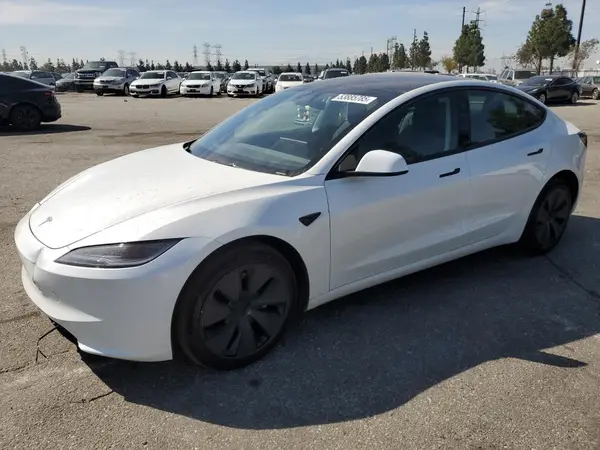 5YJ3E1EA8SF884263 2025 TESLA MODEL 3 - Image 1