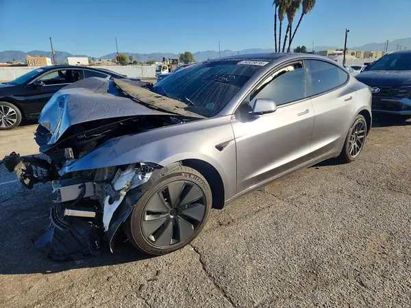 5YJ3E1EA8SF886076 2025 TESLA MODEL 3 - Image 1