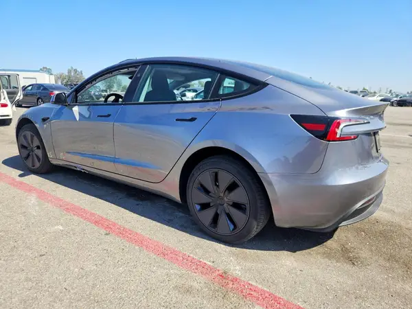 5YJ3E1EA8SF894484 2025 TESLA MODEL 3 - Image 2