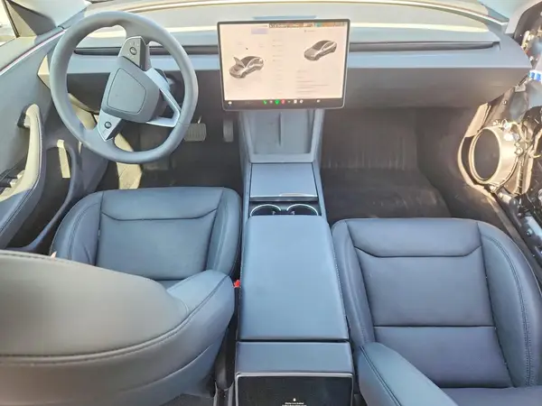 5YJ3E1EA8SF894484 2025 TESLA MODEL 3 - Image 8