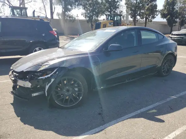 5YJ3E1EA8SF896333 2025 TESLA MODEL 3 - Image 1