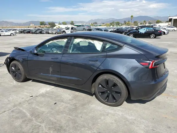 5YJ3E1EA8SF900350 2025 TESLA MODEL 3 - Image 2