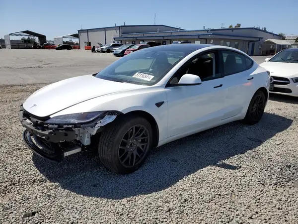 5YJ3E1EA8SF903460 2025 TESLA MODEL 3 - Image 1