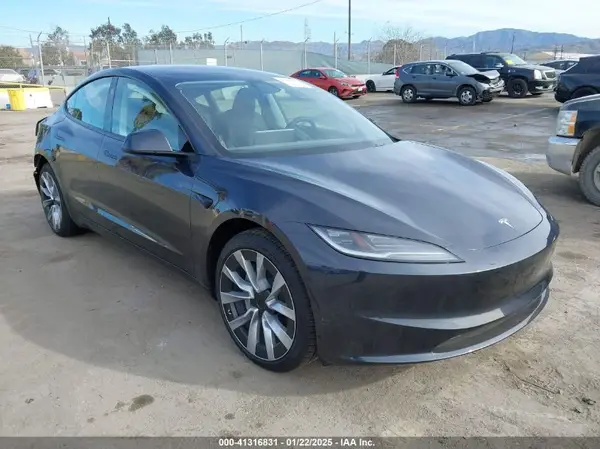 5YJ3E1EA8SF903703 2025 TESLA MODEL 3 - Image 1