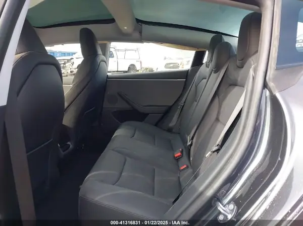 5YJ3E1EA8SF903703 2025 TESLA MODEL 3 - Image 8