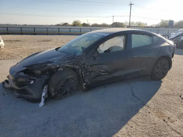 5YJ3E1EA8SF903961 2025 TESLA MODEL 3 - Image 1