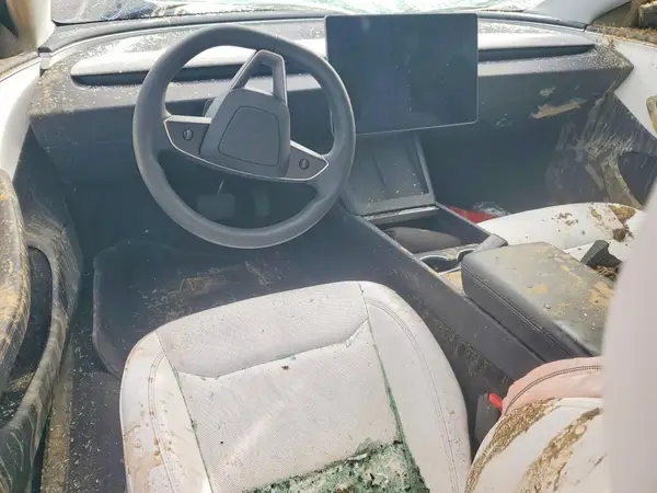 5YJ3E1EA8SF904043 2025 TESLA MODEL 3 - Image 8