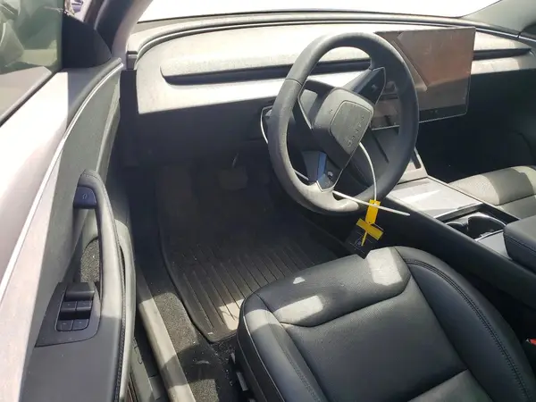 5YJ3E1EA8SF905810 2025 TESLA MODEL 3 - Image 8