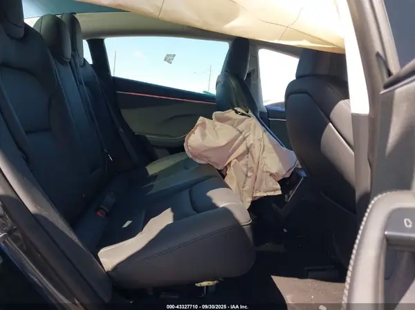 5YJ3E1EA8SF907458 2025 TESLA MODEL 3 - Image 8