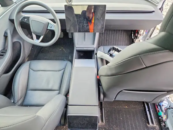 5YJ3E1EA8SF911039 2025 TESLA MODEL 3 - Image 8