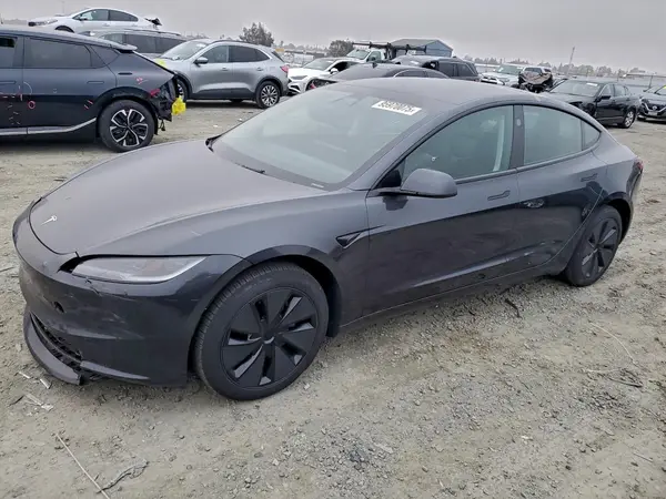 5YJ3E1EA8SF918024 2025 TESLA MODEL 3 - Image 1