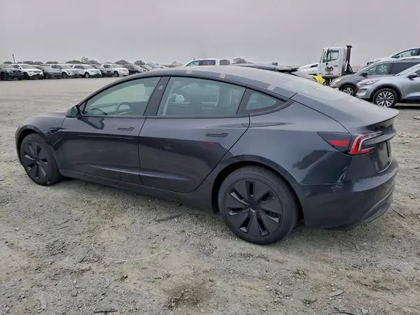 5YJ3E1EA8SF918024 2025 TESLA MODEL 3 - Image 2