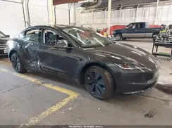 5YJ3E1EA8SF918668 2025 TESLA MODEL 3