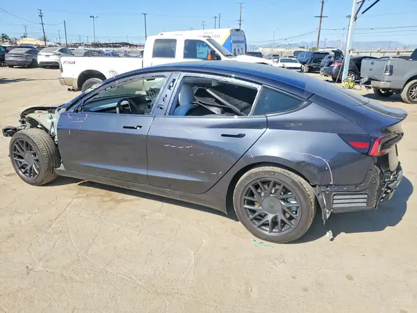 5YJ3E1EA8SF924762 2025 TESLA MODEL 3 - Image 2