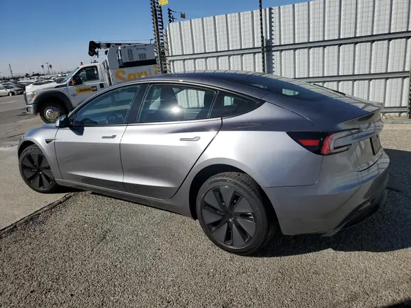 5YJ3E1EA8SF927015 2025 TESLA MODEL 3 - Image 2