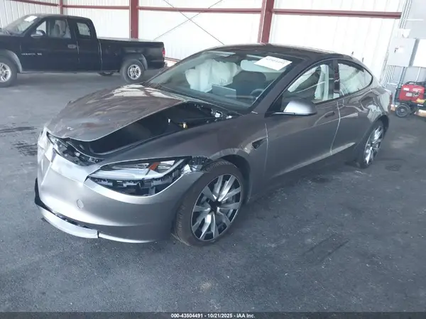 5YJ3E1EA8SF929430 2025 TESLA MODEL 3 - Image 2