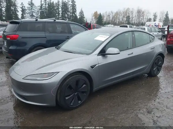 5YJ3E1EA8SF930500 2025 TESLA MODEL 3 - Image 2