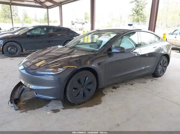5YJ3E1EA8SF930920 2025 TESLA MODEL 3 - Image 2