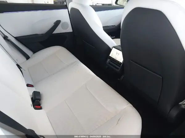 5YJ3E1EA8SF930920 2025 TESLA MODEL 3 - Image 8