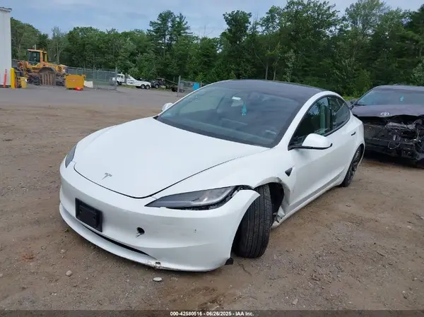 5YJ3E1EA8SF931825 2025 TESLA MODEL 3 - Image 2