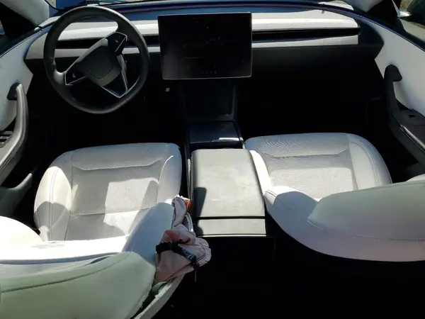 5YJ3E1EA8SF937477 2025 TESLA MODEL 3 - Image 8