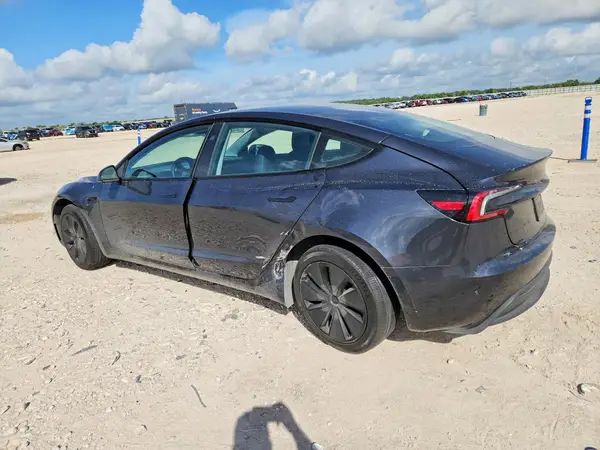 5YJ3E1EA8SF939522 2025 TESLA MODEL 3 - Image 2