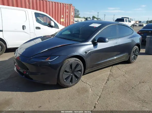 5YJ3E1EA8SF941416 2025 TESLA MODEL 3 - Image 2