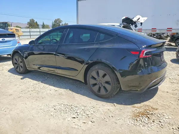 5YJ3E1EA8SF941562 2025 TESLA MODEL 3 - Image 2