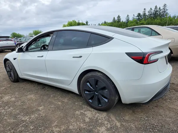 5YJ3E1EA8SF953758 2025 TESLA MODEL 3 - Image 2