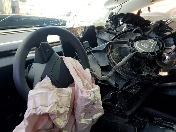 5YJ3E1EA8SF960368 2025 TESLA MODEL 3 - Image 8