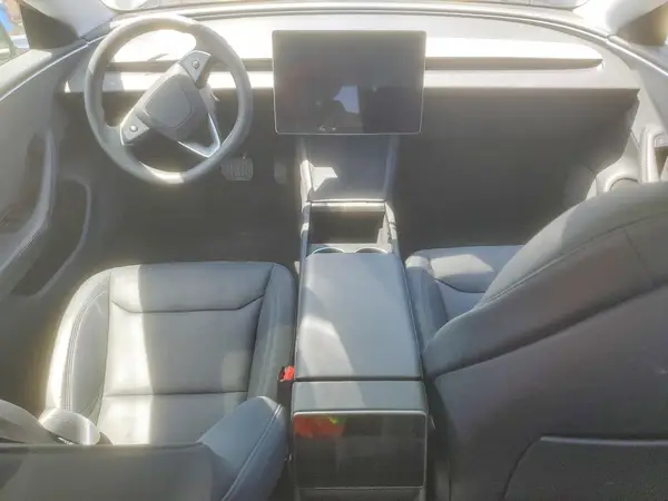 5YJ3E1EA8SF965053 2025 TESLA MODEL 3 - Image 8