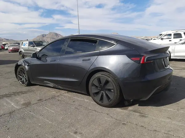 5YJ3E1EA8SF970821 2025 TESLA MODEL 3 - Image 2