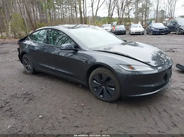 5YJ3E1EA8SF979972 2025 TESLA MODEL 3 - Image 1
