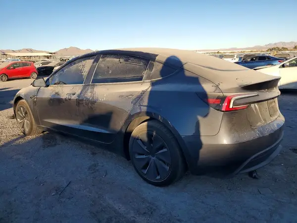 5YJ3E1EA8SF980104 2025 TESLA MODEL 3 - Image 2