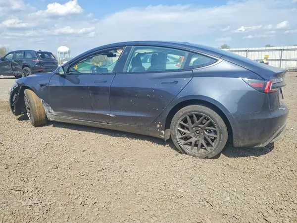 5YJ3E1EA8SF981205 2025 TESLA MODEL 3 - Image 2