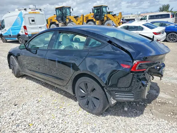 5YJ3E1EA8SF981382 2025 TESLA MODEL 3 - Image 2